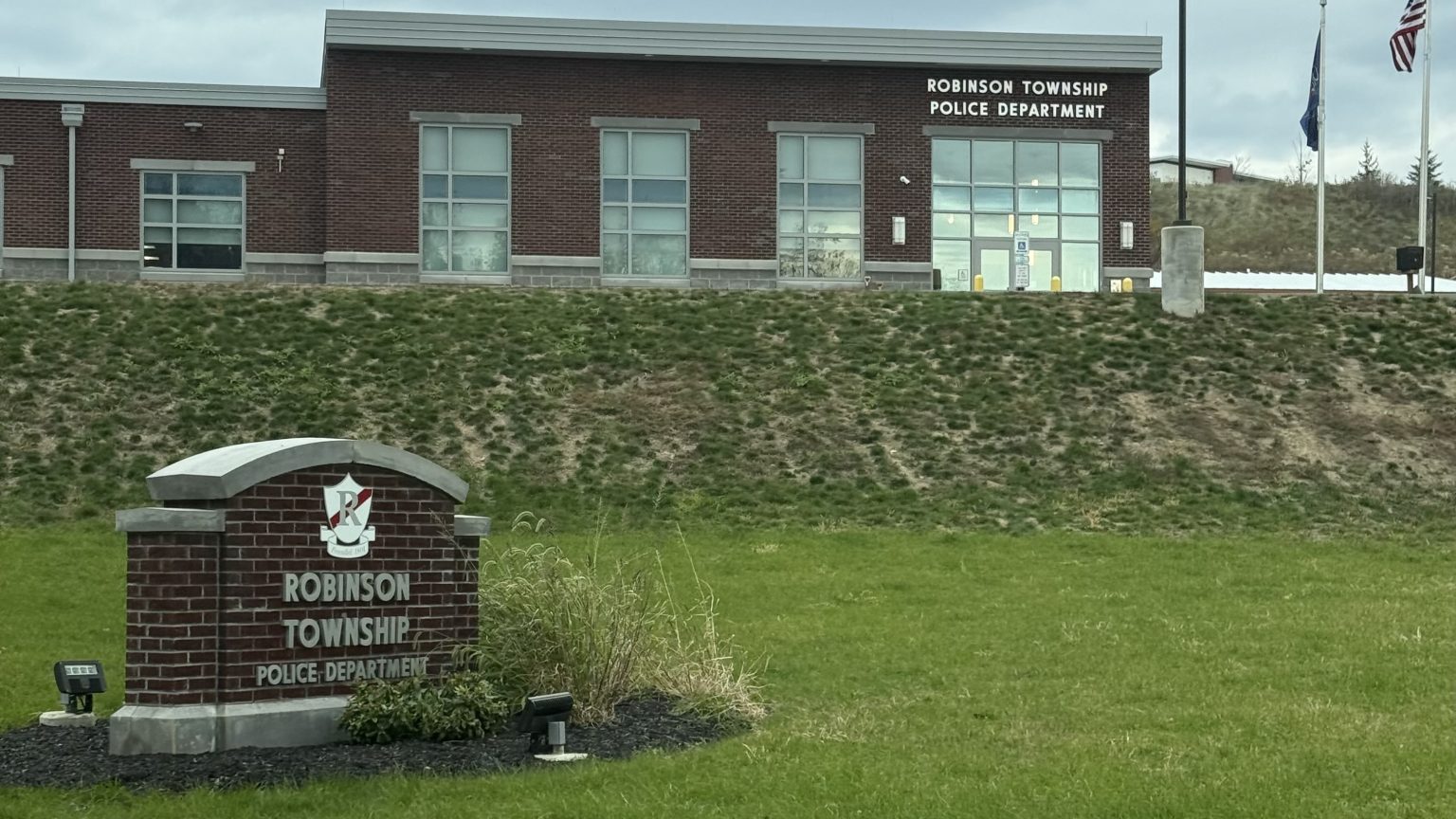 Robinson Township Municipal Building, serving as the administrative center and Township Library for the community.